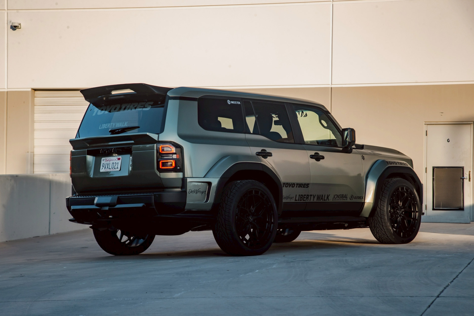 SMALL_LB-WORKS-TOYOTA-LAND-CRUISER-25000021